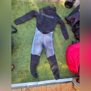 Men’s Hotline 5mm Black and Blue Dive or Surf Wetsuit